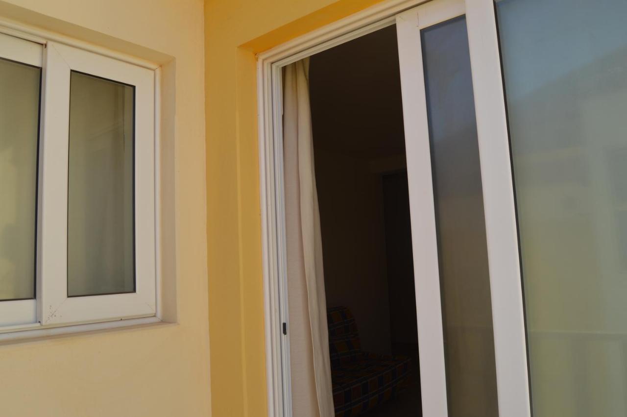Tres Caravelas Studio Flats ซังตามาเรีย ภายนอก รูปภาพ